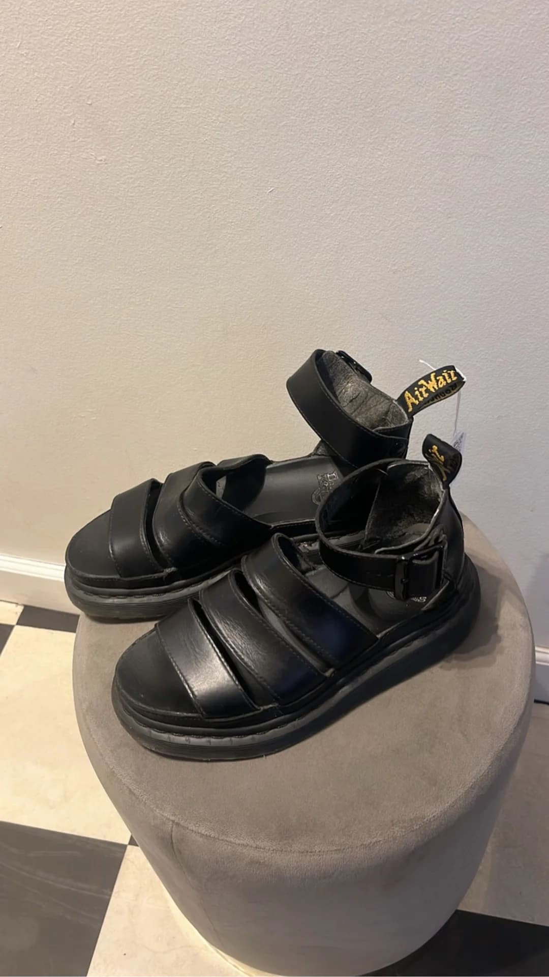 Dr. Martens Sandal